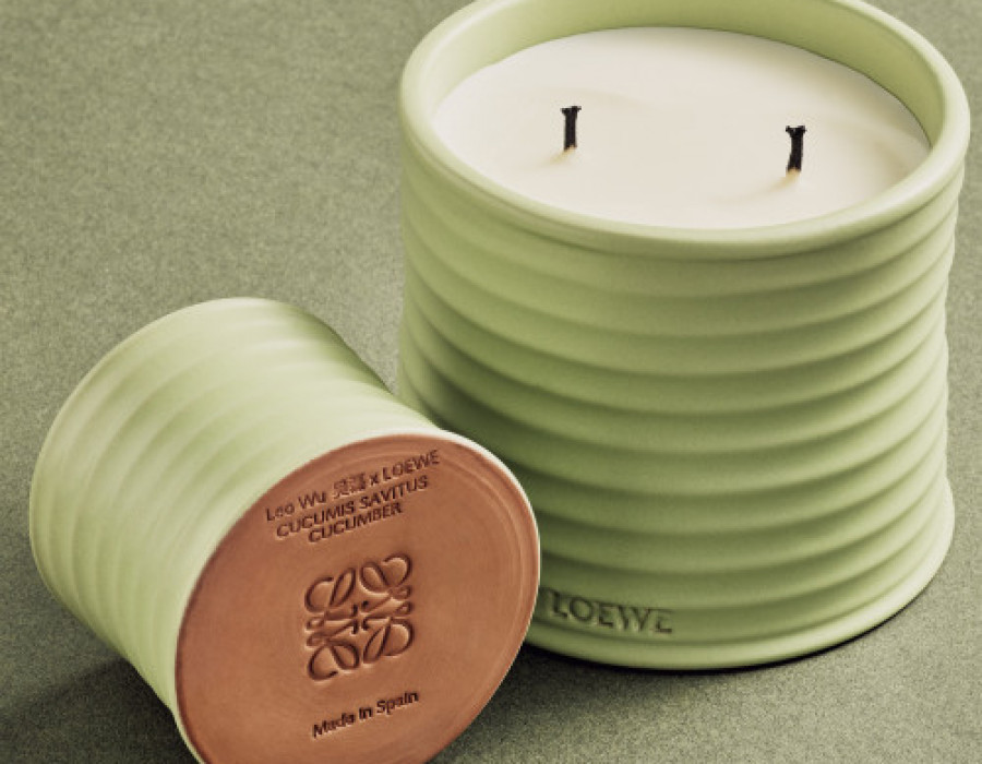 Loewe cucumber small medium candle no credits 33058