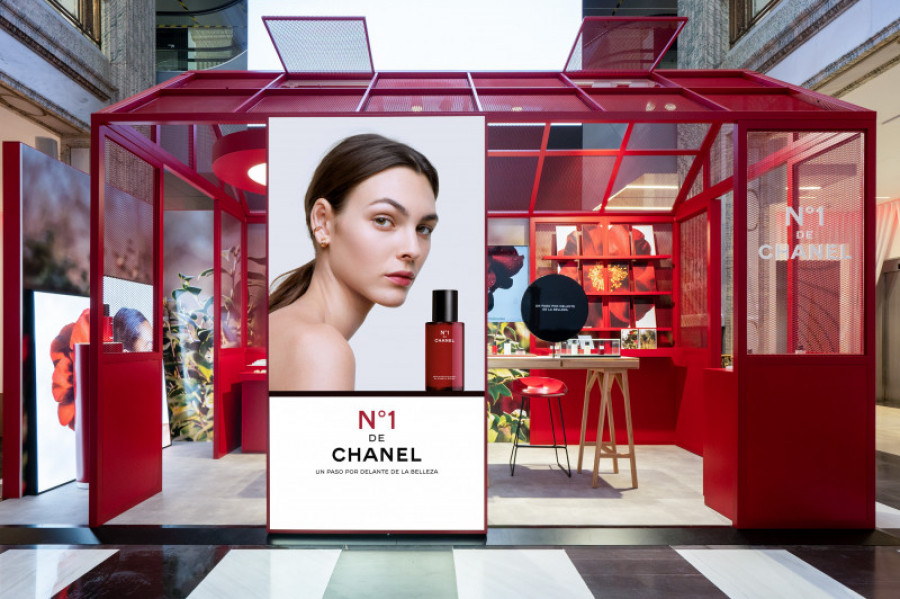 Chanel stand wow 32265