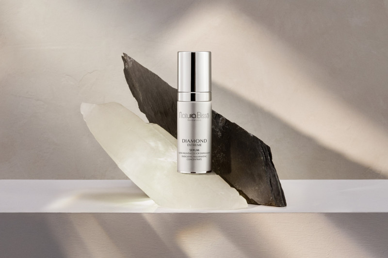 Natura bisse diamond extreme serum campaign still life 31573