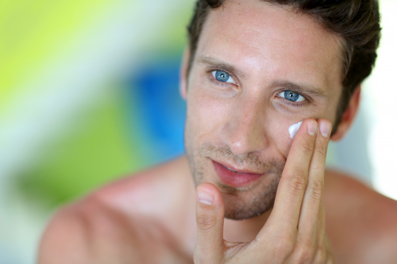 Apertura cosmetica masculina bpjul21 123rf 30733
