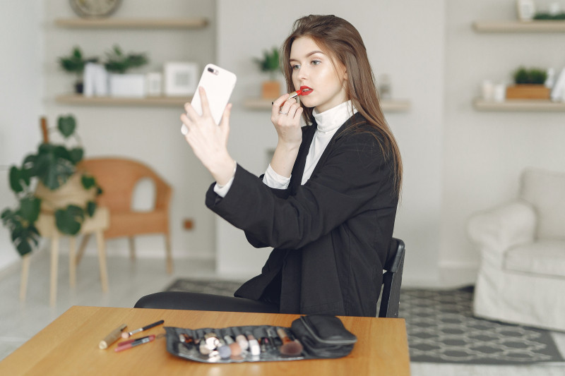 Pexels influencer maquillaje 28385