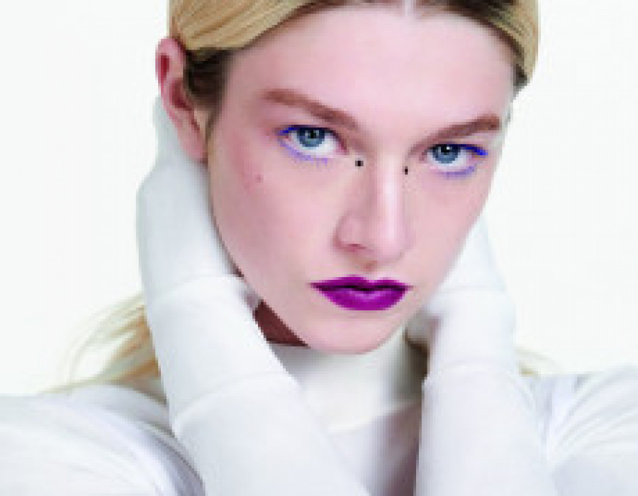 Hunter schafer shiseido makeup 27246