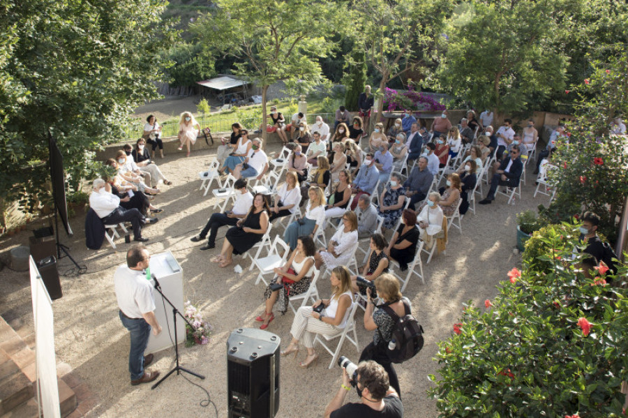 Iiiconcursointernacionalperfumeria teia 26903