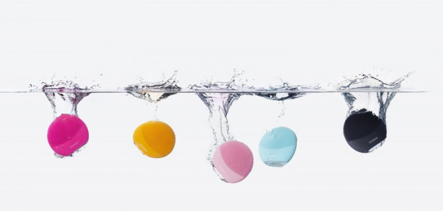 01 foreo lunamini3 groupphoto waterproof low 24588