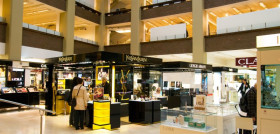 Tienda pefumes123rf 17085