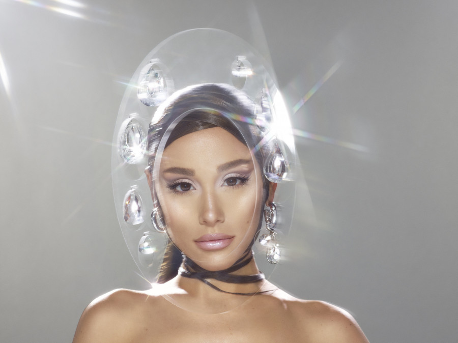 0831 LOOK3 FUTURISTIC LUST REM Ch1 FINALRGB copia